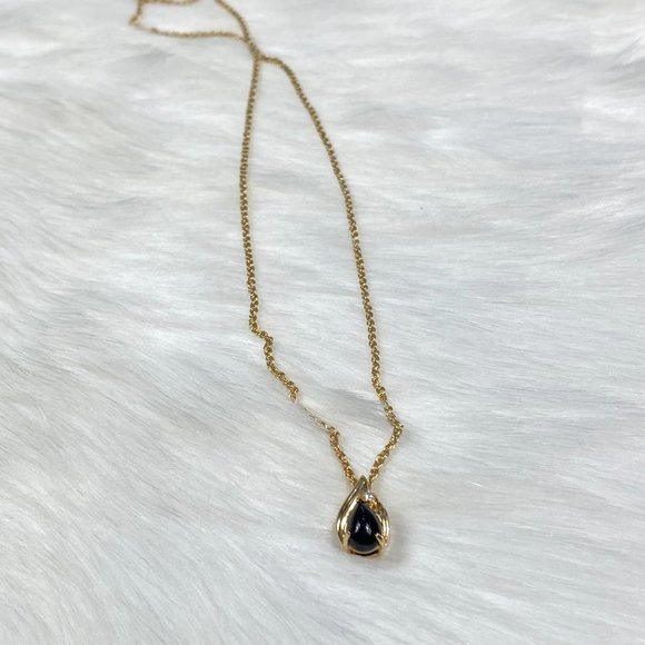 Taiwan Black Stone & White Stone Gold Tone Pendant Necklace - Picture 3 of 7